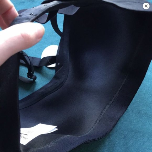 NWT 30A/B Brooks FineForm Sports Bra in Black - Picture 4 of 14